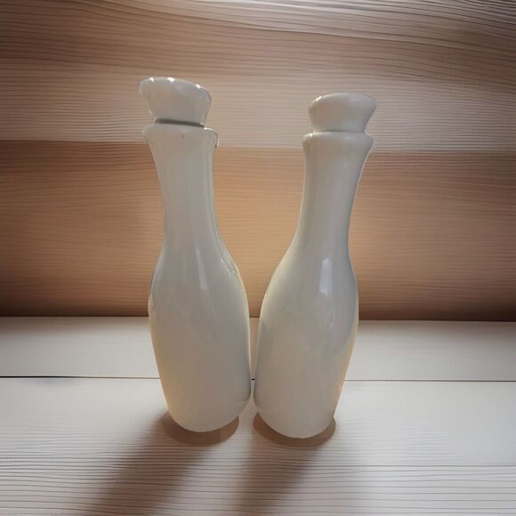 Over and Back Porcelain Oil & Vinegar Bottles Set, Pan e Olio Pattern, 6” Tall - Picture 5 of 7